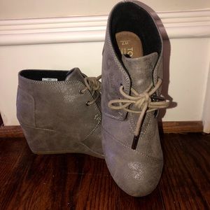Toms Wedges